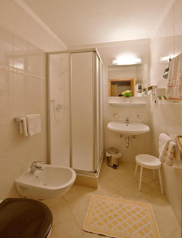 Hotel Rainegg Olang Quarto foto